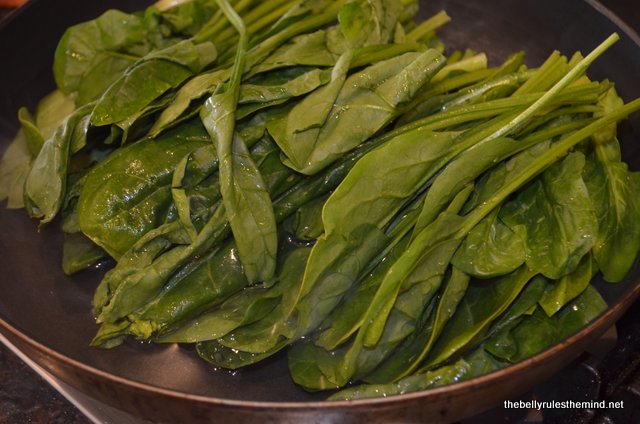 Trimmed Spinach leaves