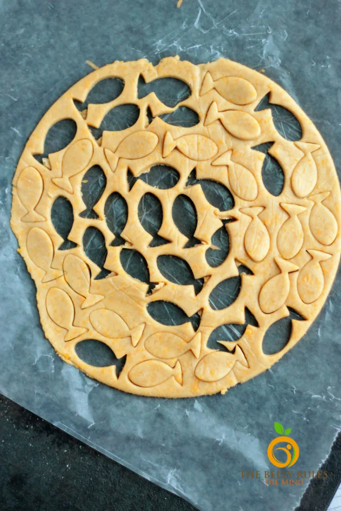 5 ingredient homemade goldfish cracker recipe by thebellyrulesthemind.net