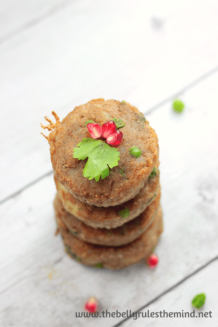 Samosa breakfast snack chaat muffin