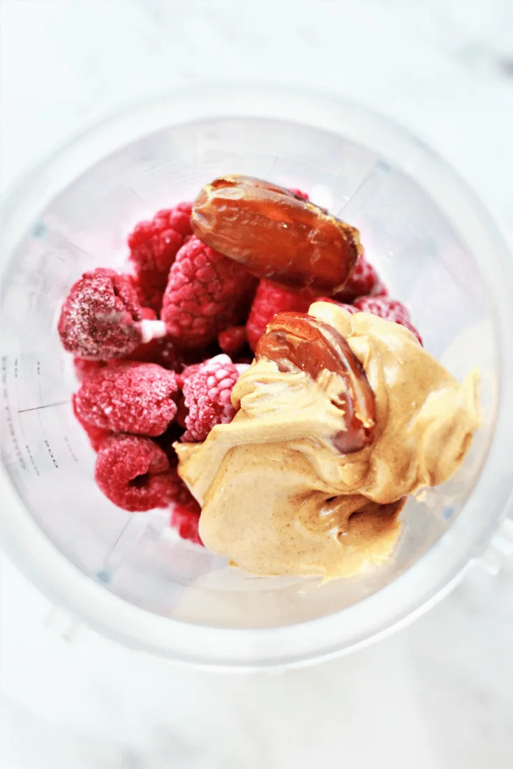 Vegan Raspbery Almond Butter Smoothie Bowl