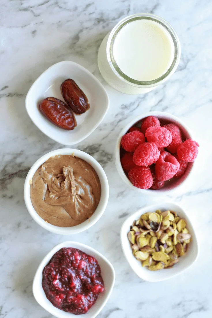 Vegan Raspbery Almond Butter Smoothie Bowl