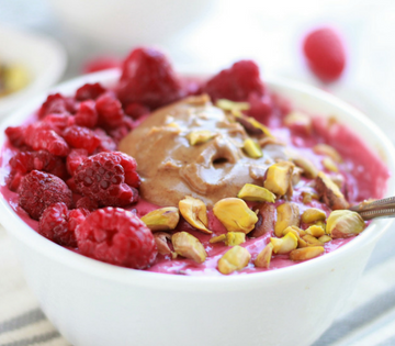 Vegan Raspbery Almond Butter Smoothie Bowl