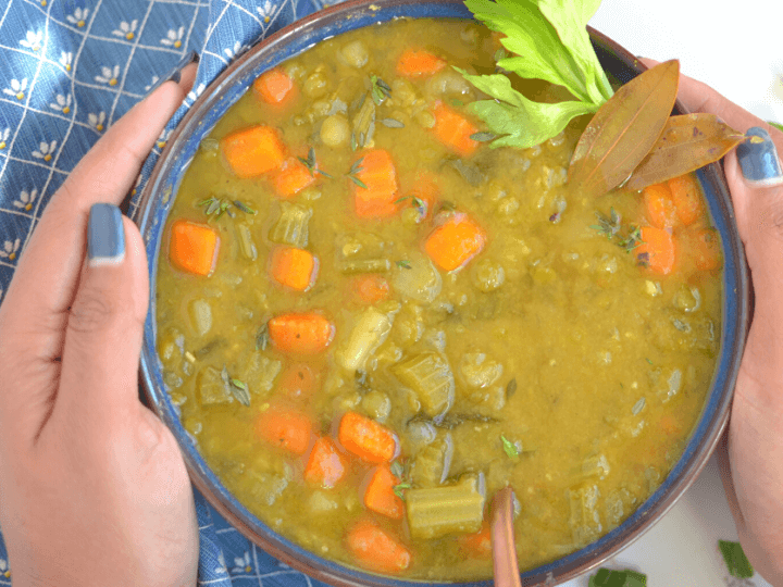 Easy Vegan Split Pea Soup - Oh My Veggies