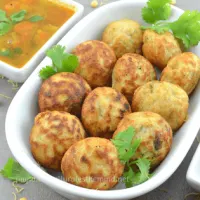 Quinoa & Lentil  Vada / Fritters