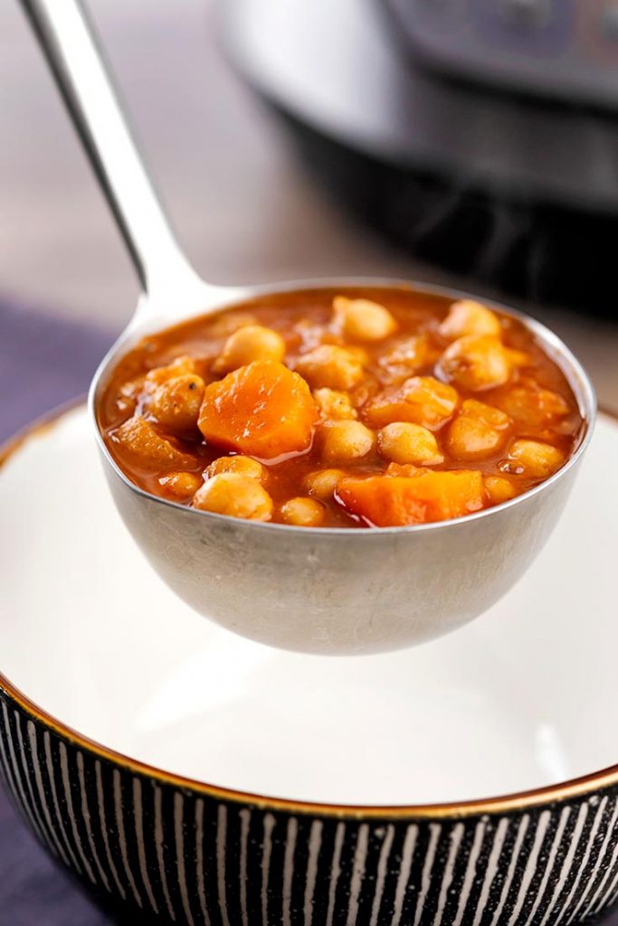 chickpea stew in a laddle