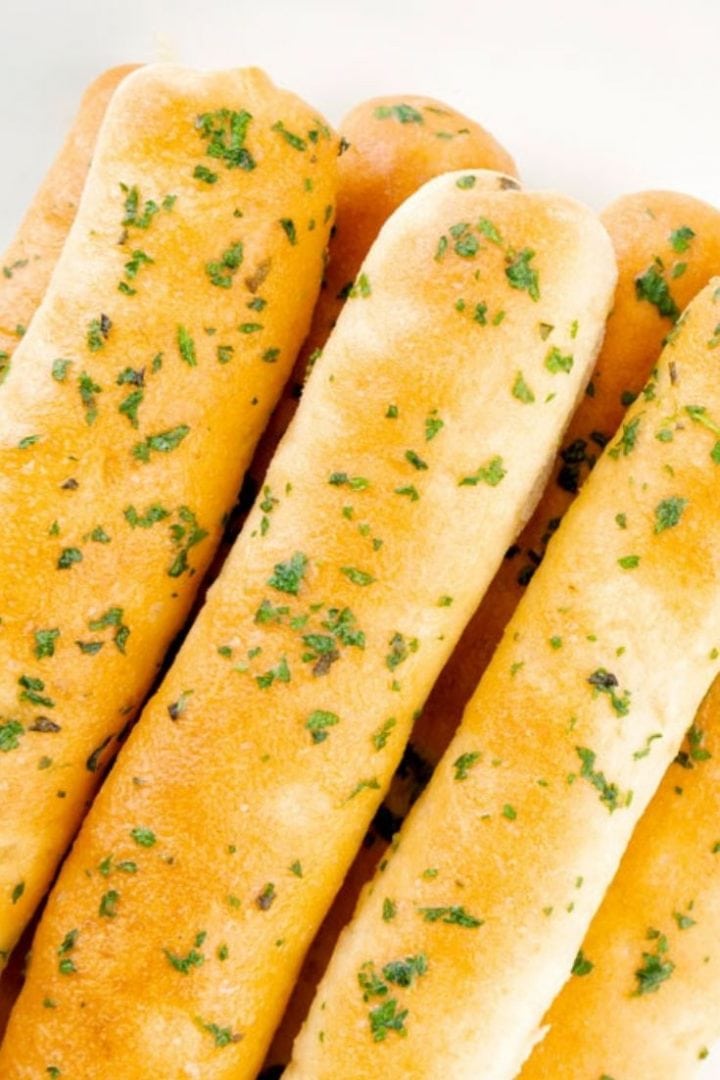 Copycat Olive Garden Breadsticks Video Recipe TheBellyRulesTheMind