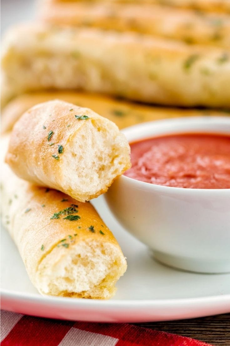 Copycat Olive Garden Breadsticks Video Recipe TheBellyRulesTheMind