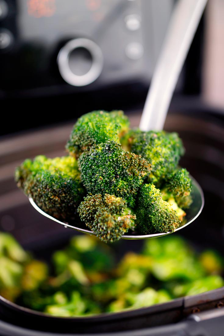 10 minute crispy Air Fryer Broccoli - The Belly Rules The Mind