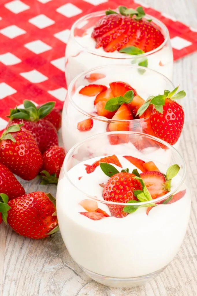 mexican strawberries and cream