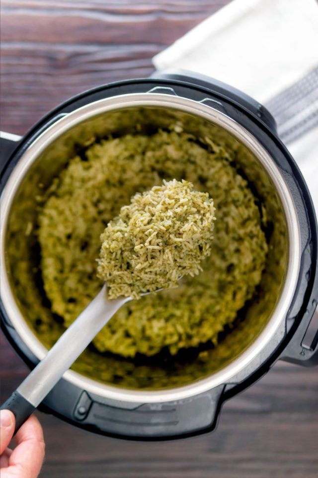 Spicy Arroz Verde Mexican Green Rice Recipe BellyRulestheMind   Arroz Verde Mexican Green Rice 2 640x960 