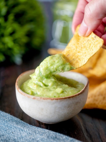 Green Avocado Salsa with Chip