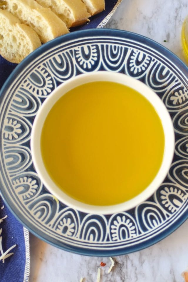 2minute Bread Dipping Olive Oil The Belly Rules The Mind