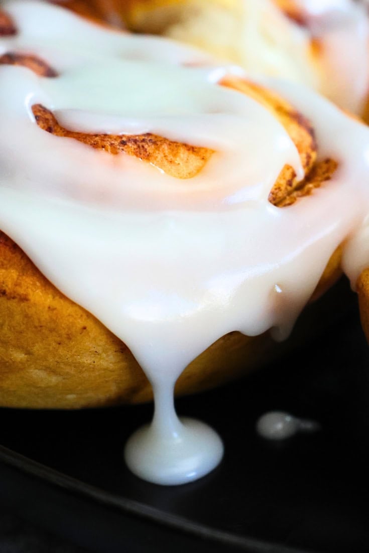 Air fryer canned cinnamon rolls