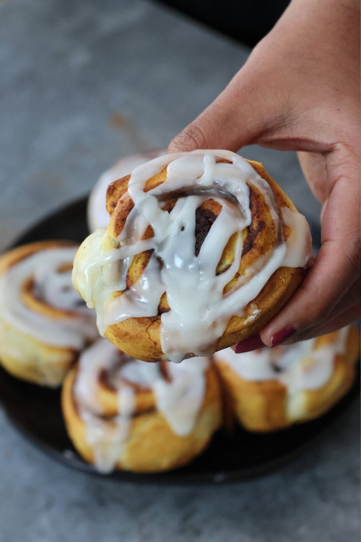 _Air fryer Frozen canned cinnamon rolls