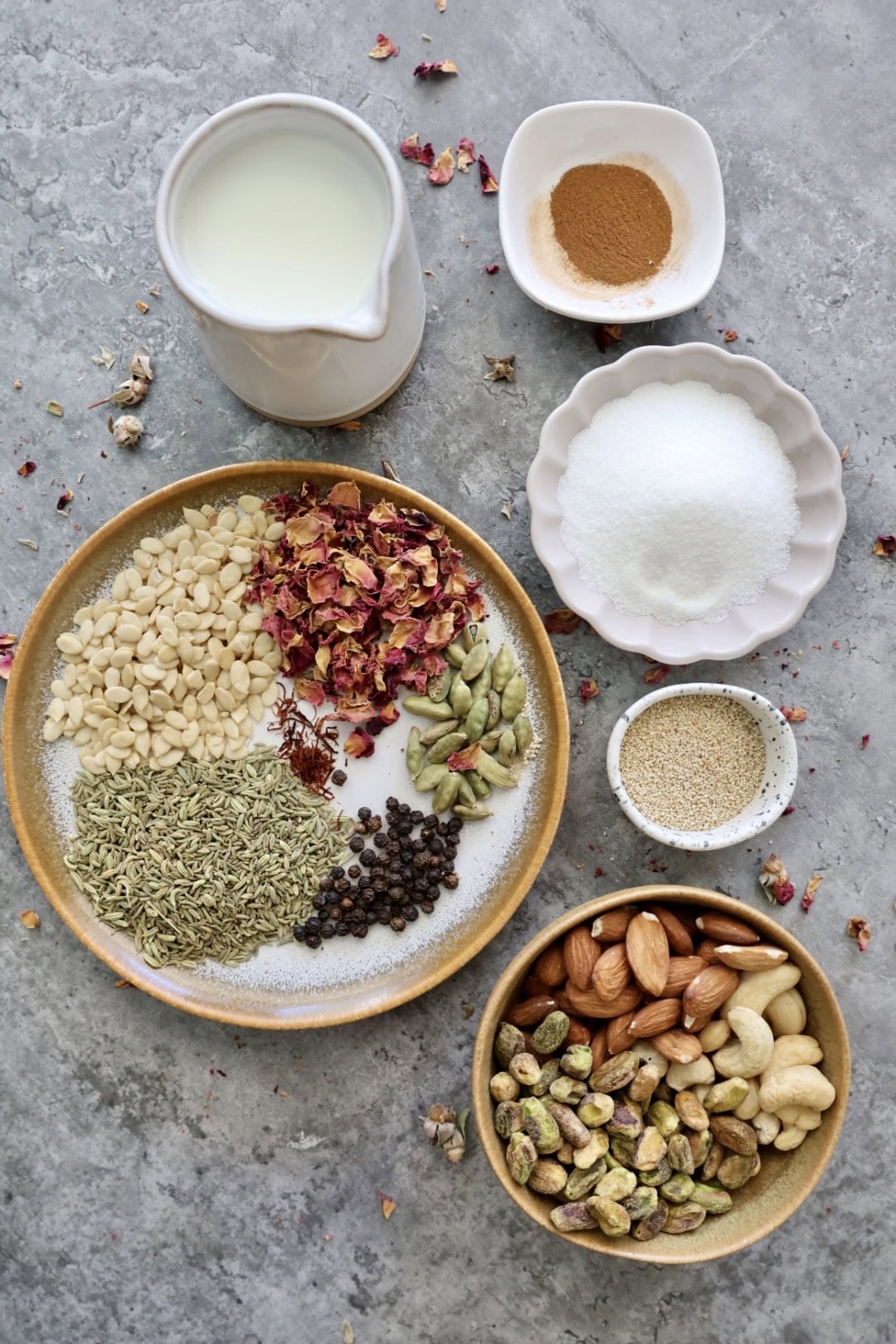Ingredients to make Thandai Masala or powder